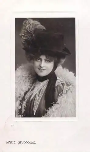 English actress and singer of the Victorian and Edwardian eras Miss Marie Studholme  elegance coiffure glam hat feathers