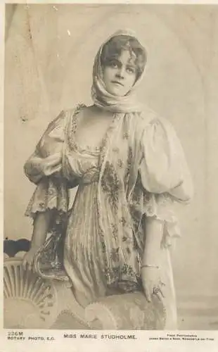 English actress and singer of the Victorian and Edwardian eras Miss Marie Studholme  elegance coiffure glam