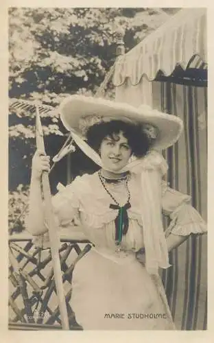 English actress and singer of the Victorian and Edwardian eras Miss Marie Studholme  elegance hat coiffure glam