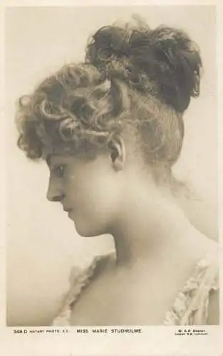 English actress and singer of the Victorian and Edwardian eras Miss Marie Studholme coiffure