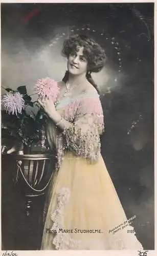 English actress and singer of the Victorian and Edwardian eras Miss Marie Studholme 1906 pearls coiffure