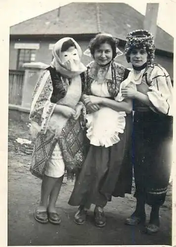 Romania souvenir photo 6 x 9 cm family scene traditional costumes and mask