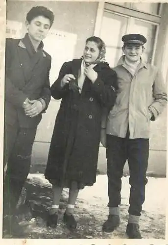 Romania souvenir photo 6 x 9 cm family scene