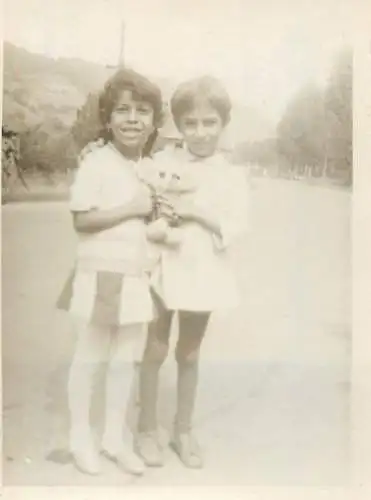 Romania souvenir photo 6 x 9 cm children on the street