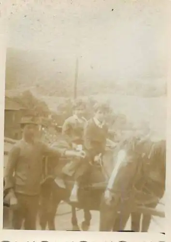 Romania souvenir photo 6 x 9 cm children on horseback