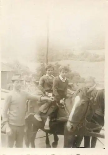 Romania souvenir photo 6 x 9 cm children on horseback