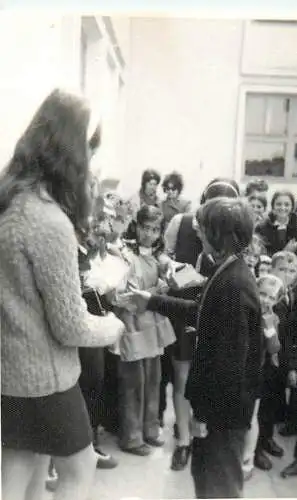 Romania souvenir photo 6 x 9 cm school children graduation ceremony
