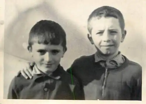 Romania souvenir photo 6 x 9 cm school boys