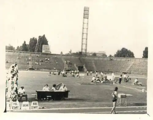 Romania atletism Bucuresti 1975 sport topic souvenir photo 6 x 9 cm stadium event