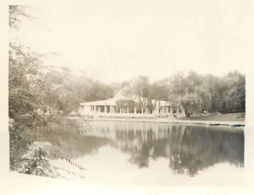 Romania atletism Bucuresti 1975 sport topic souvenir photo 6 x 9 cm lake and pavillion