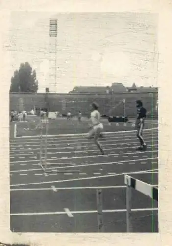 Romania atletism Bucuresti 1975 sport topic souvenir photo 6 x 9 cm stadium event athletes