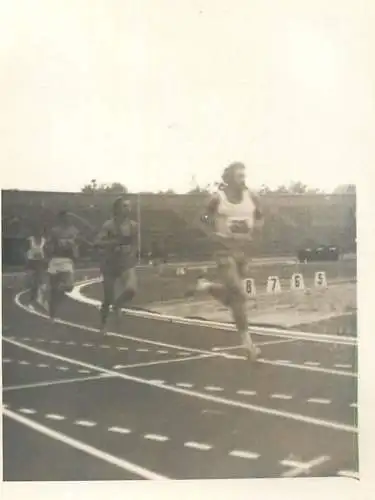 Romania atletism Bucuresti 1975 sport topic souvenir photo 6 x 9 cm stadium event athletes