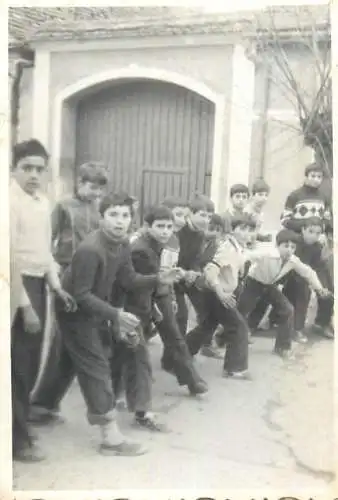 Romania photo 6 x 9 cm children cross startup line