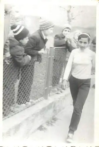 Romania photo 6 x 9 cm children cross mid race