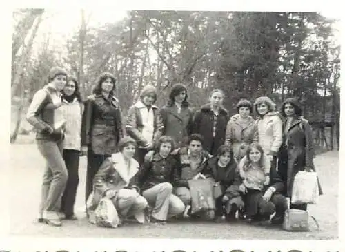 Romania 1980 sport event cross photo 6 x 9 cm group photo friends coiffure outfits