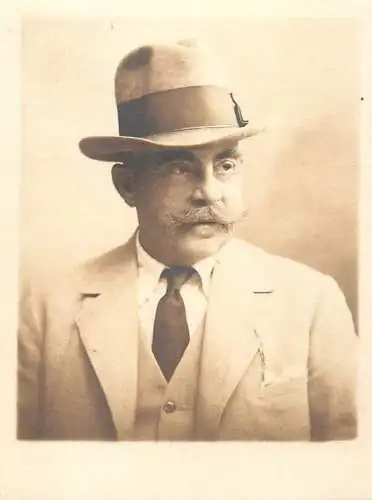 Poto 6 x 9 cm people social history elegant man portrait 1868-1933