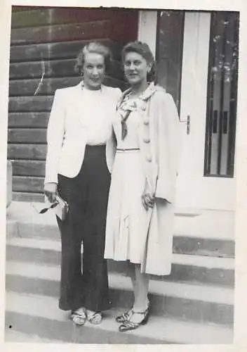 Poto 6 x 9 cm people social history elegant women at Sovata 1939