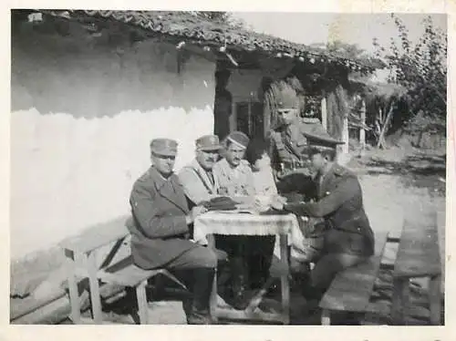 Romania photo 6 x 9 cm social history soldier and officer rural homestead
