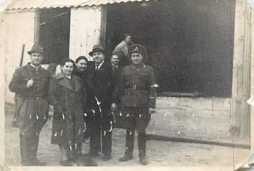 Romania photo 6 x 9 cm social history soldiers famili and officer