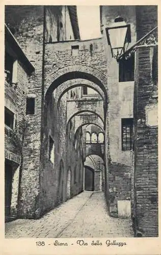 Italy Siena Via della Galluzz