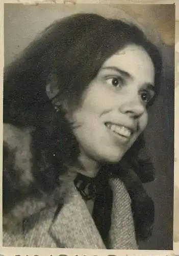 Photo 6 x 9 cm Romania social history woman portrait