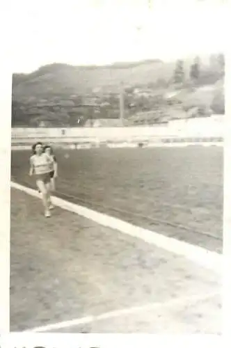 Photo 6 x 9 cm Romania social history athletic stadium girls race
