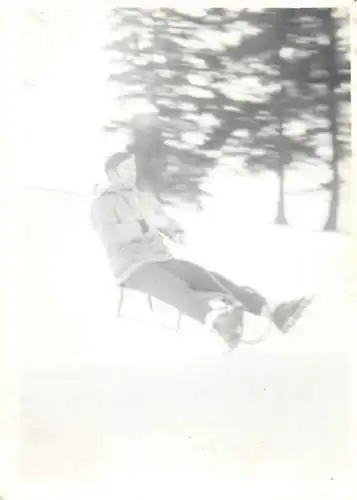 Photo 6 x 9 cm Romania social history boy sled in snow