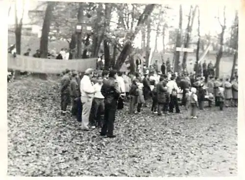 Photo 6 x 9 cm Romania social history sport team gallery
