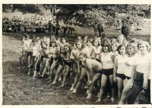 Photo 6 x 9 cm Romania social history athletic race