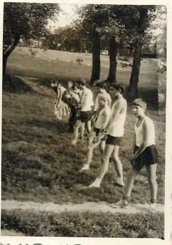 Photo 6 x 9 cm Romania social history athletic race