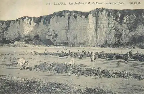 France Dieppe Les Rochers a Maree basse Scenes de la Plage