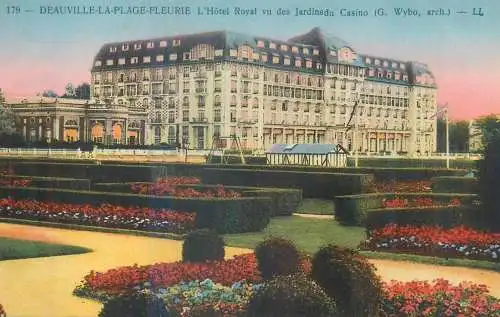France Deauville-la-Place-Fleurie Hotel Royal vu des Jardins du Casino