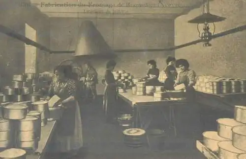 France Fabrication du Fromage de Roquefort de l'Aveyron Interieur de laiterie