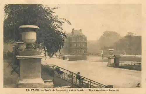France Paris Le Jardin du Luxembourg et le Senat