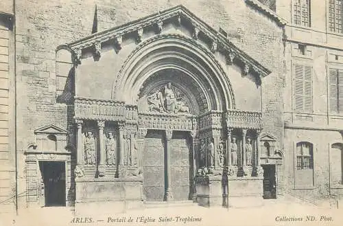 France Arles Portrail de l'Eglise Saint-Trophisme