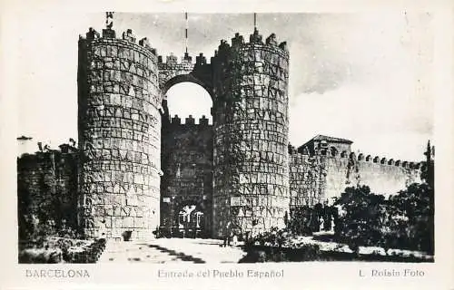 Postcard Spain > Cataluña > Barcelona entrada del Pueblo Espanol