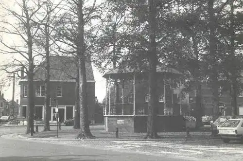 Postcard Belgium Zwijnaarde Dorpsplein met kiosk