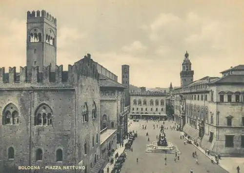 Postcard Italy Bologna piazza Nettuno