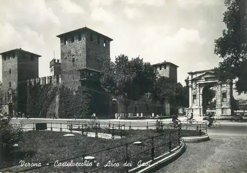 Postcard Italy Verona Castelvecchio e Arco deo Geoi