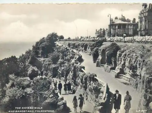 Postcard Uk England Folkestone zig zag walk and bandstand