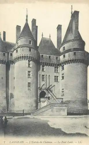 France Langeais L'entree du Chateau Pont Levis