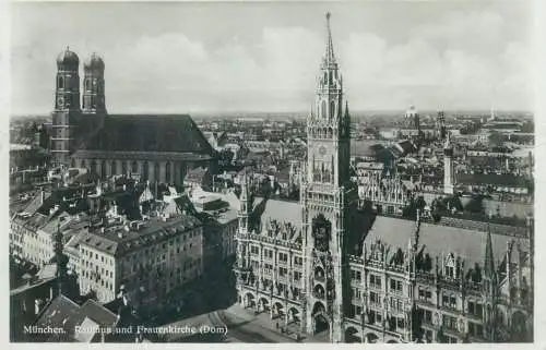 Germany Munchen Rathaus und Frauenkirche