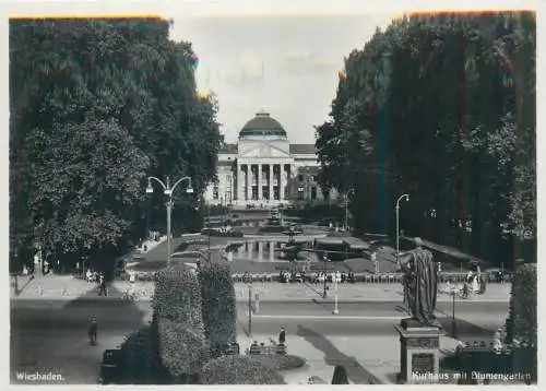 Germany Wiesbaden Kurhaus mit Blumengarten