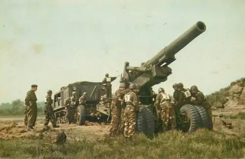 Mise en batterie d`un obisier de 8" military machine canon 1961 postcard artillery Belgium army