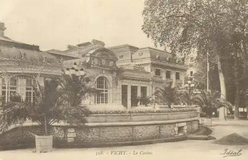 Postcard France Allier > Vichy le Casino