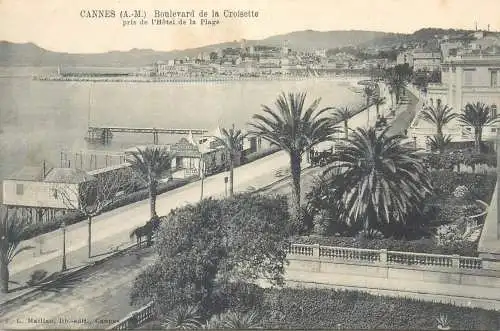 Postcard France Cannes boulevard de la Croisette pris de l'Hotel de la Plage