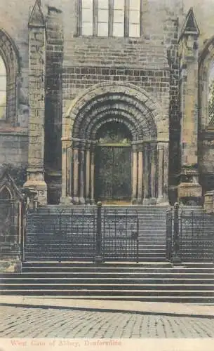 Postcard Uk Scotland  Dunfermline west gate of Abbey