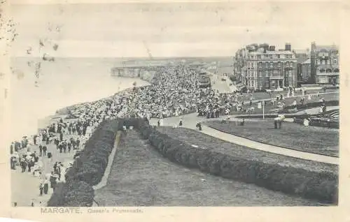 Postcard UK England Margate Queen's promenade
