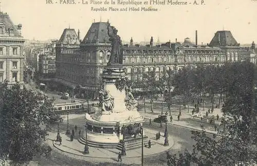 France Paris Place de la Republique et L'Hotel Moderne