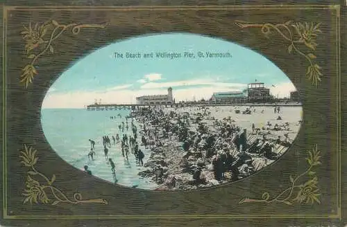 Postcard Uk England Great Yarmouth beach and Wellington pier